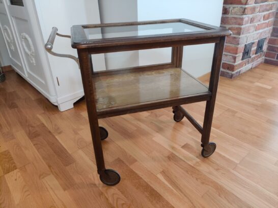 Serveerimislaud vitriin baarikapp