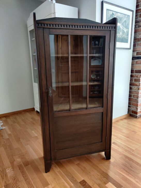 Raamatukapp , vitriin