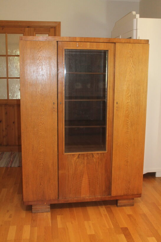 Funk raamatukapp vitriin