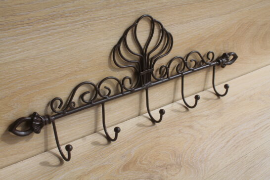 Metallist nagi, pruun